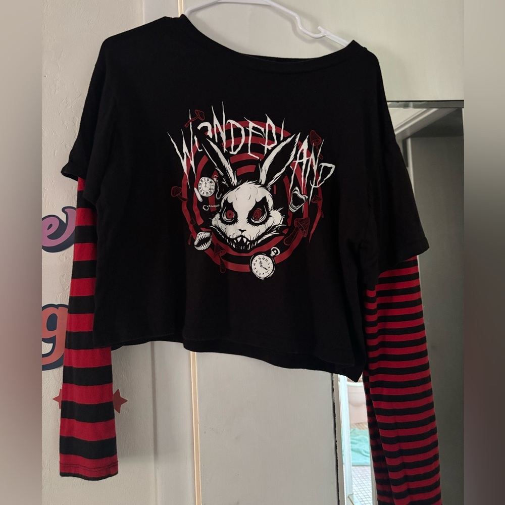 Alice in wonderland hot topic long sleeve crop top
